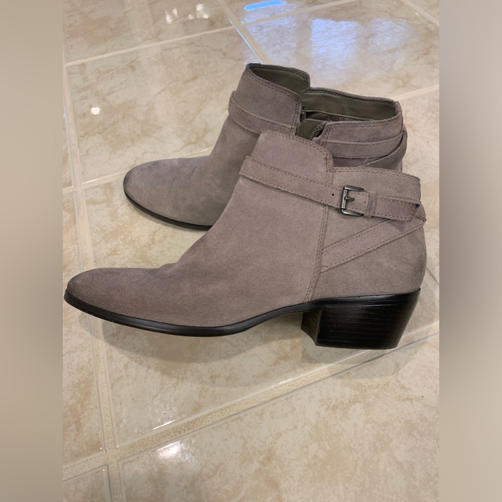 Sam Edelman taupe real suede, Size 10